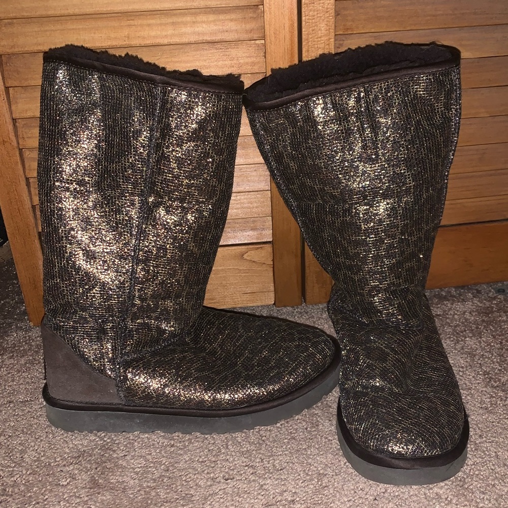 Rare glitter leopard UGG’s.